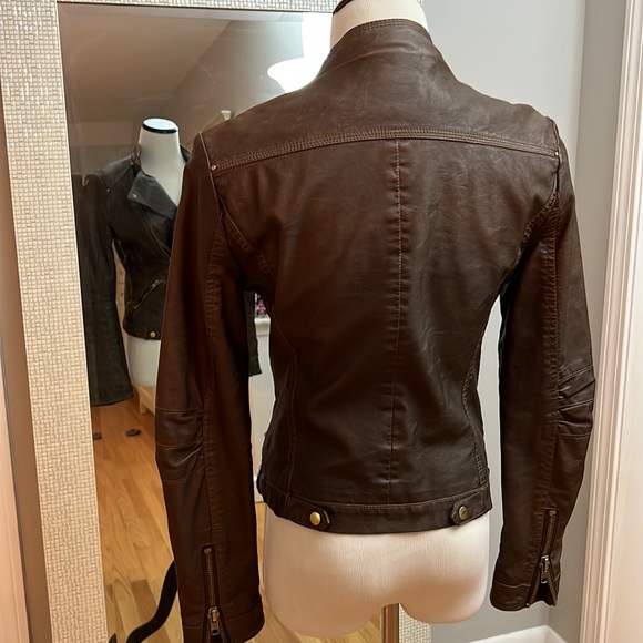 Forever 21  size small  chocolate brown Faux leather bomber jacket - Picture 3 of 7